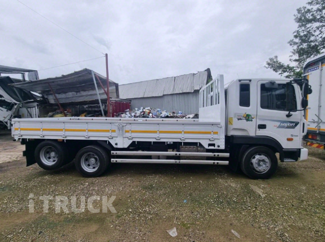 현대 메가트럭 280 후축 카고 5톤 수동 2