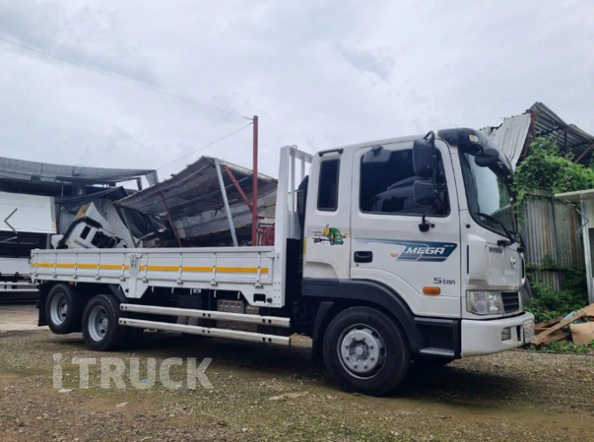 현대 메가트럭 280 후축 카고 5톤 수동 1