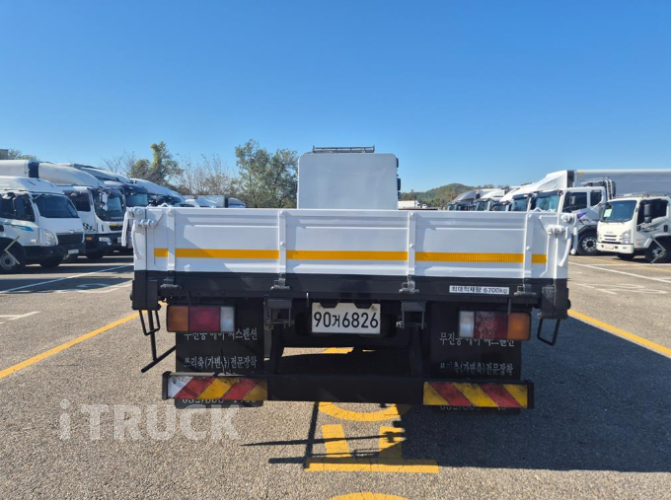 현대 메가트럭 와이드캡 300 후축 카고 5톤 수동 6