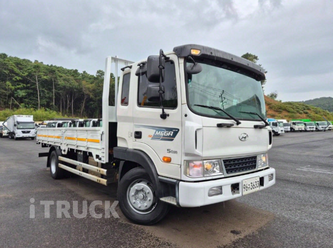 현대 메가트럭 300 단바리 카고 5톤 오토 2