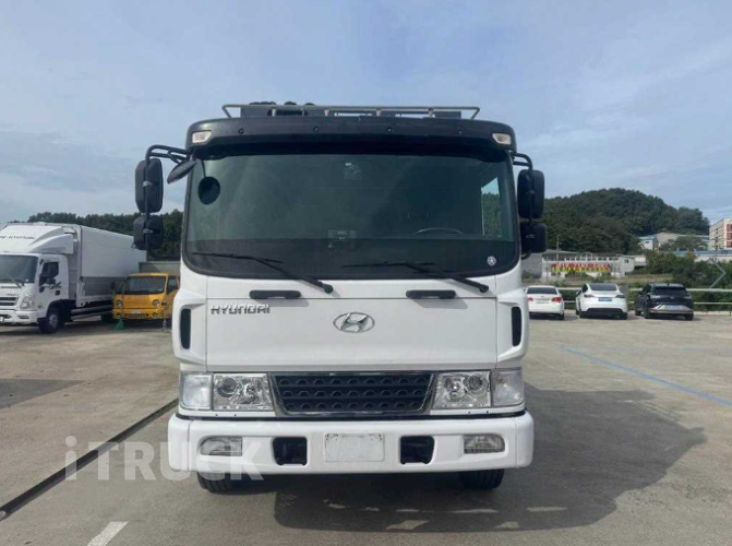 현대 메가트럭 280 후축 카고 5톤 오토 2