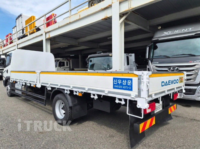 타타대우 더쎈 4톤 광폭 카고 슬리퍼캡(더블캡, 크루캡) 4