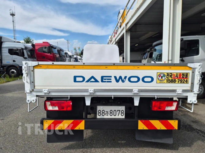 타타대우 더쎈 4톤 광폭 카고 슬리퍼캡(더블캡, 크루캡) 5