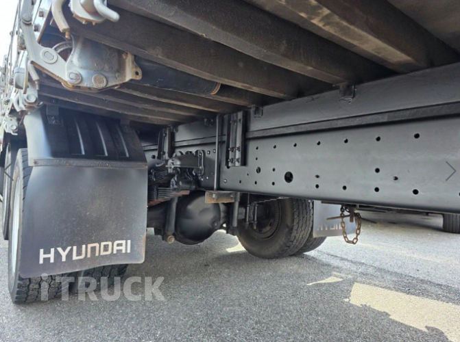 현대 메가트럭 260 앞축 카고 5톤 수동 9