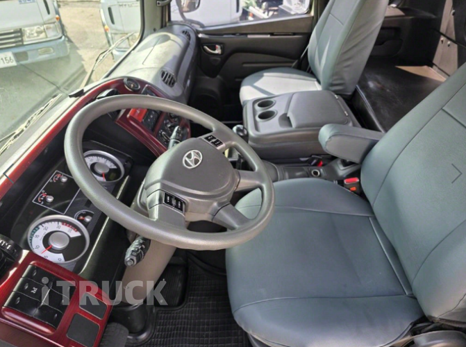 현대 메가트럭 260 앞축 카고 5톤 수동 13