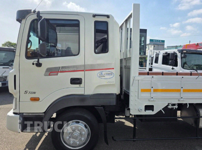 현대 메가트럭 260 앞축 카고 5톤 수동 7