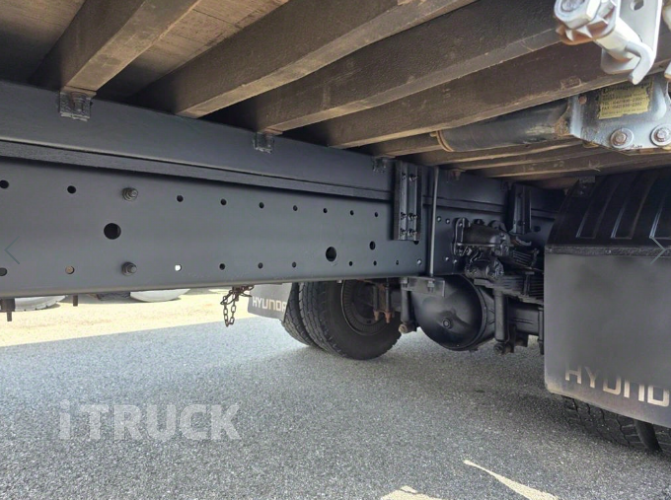 현대 메가트럭 260 앞축 카고 5톤 수동 8