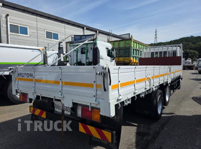 현대 메가트럭 260 앞축 카고 5톤 수동 3