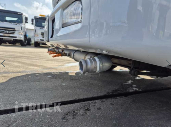 현대 살수차 메가트럭 스텐탱크 8,000L 수동 8