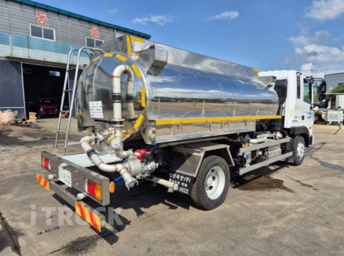 현대 살수차 메가트럭 스텐탱크 8,000L 수동 5
