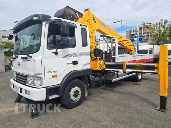 현대 카고크레인 수산중공업 메가트럭 5톤