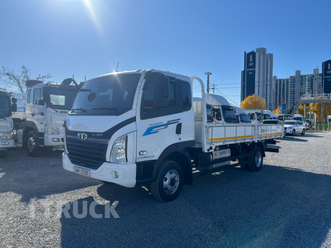 타타대우 더쎈 4톤 광폭 카고 0