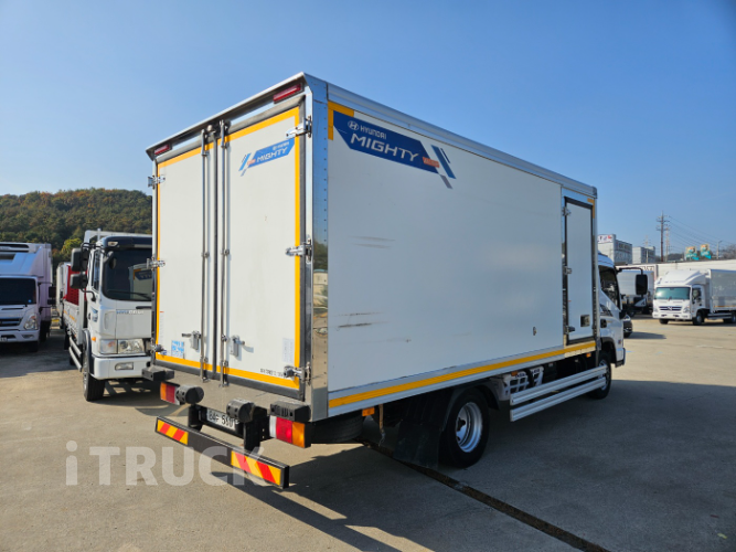 현대 올뉴마이티 3.5톤 광폭 냉동탑 2