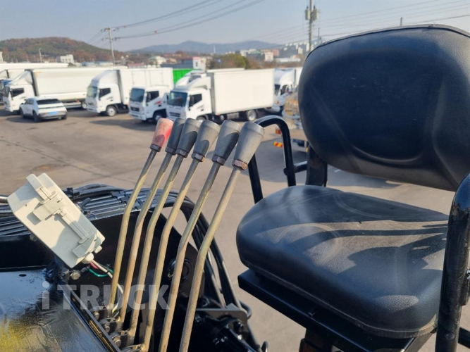 현대 올뉴마이티 집게차 170 3.5톤 수동 없음(순정) 13