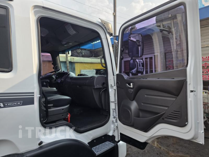 현대 메가트럭 260 단바리 카고 5톤 수동 9