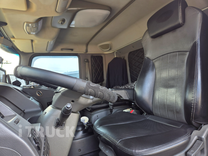 현대 트라고 520 앞축 상승윙바디 25톤 오토 17