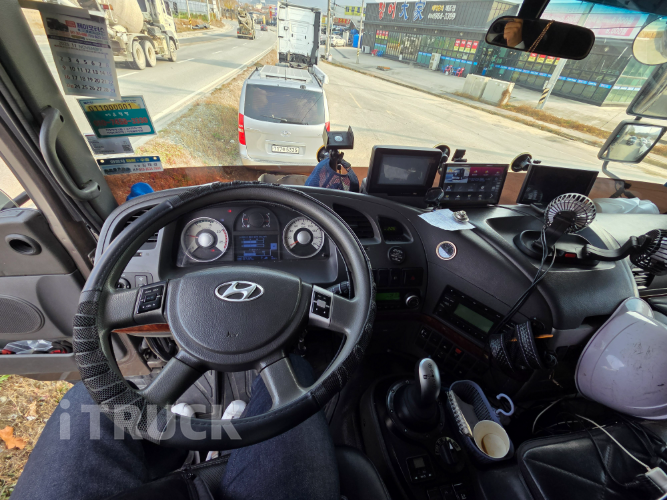 현대 트라고 520 앞축 상승윙바디 25톤 오토 19