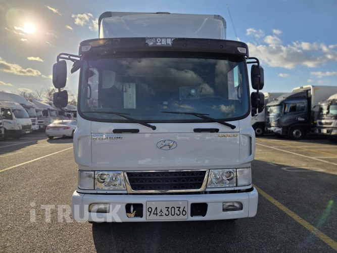 현대 메가트럭 280 후축 윙바디 4.5톤 수동 1