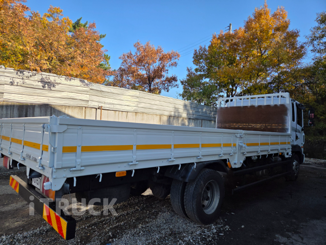 현대 메가트럭 280 단바리 카고 4.5톤 수동 3