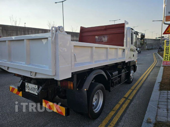 현대 메가트럭 화물덤프 5톤 4
