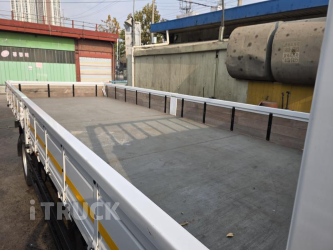 현대 메가트럭 260 단바리 카고 5톤 수동 7