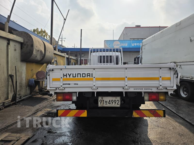 현대 메가트럭 260 단바리 카고 5톤 수동 3