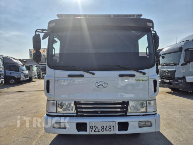 현대 메가트럭 280 앞축 카고 4.5톤 수동 2