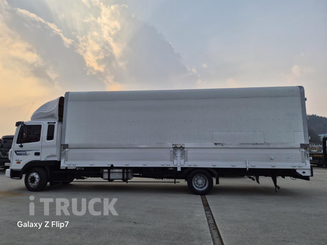현대 메가트럭 250 단바리 윙바디 4.5톤 수동 6