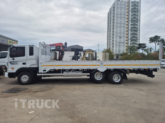 현대 메가트럭 280 앞축 카고 4.5톤 수동 3