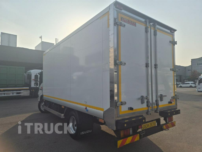 이스즈 엘프 3.5톤 냉동탑 7