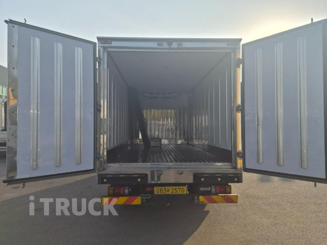 이스즈 엘프 3.5톤 냉동탑 8