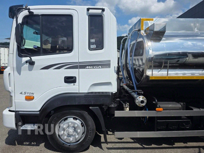 현대 살수차 메가트럭 스텐탱크 7,800L 수동 7