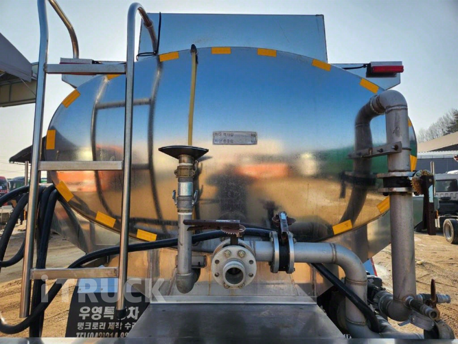 현대 살수차 트라고 스텐탱크 8,000L 수동 7