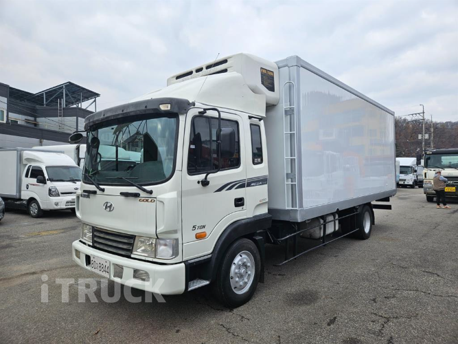 현대 메가트럭 250 단바리 냉동탑 4.5톤 수동 2