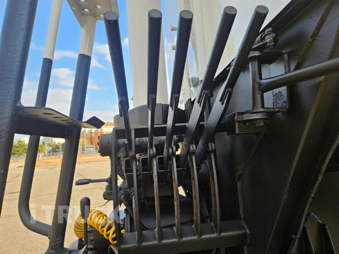 타타대우 프리마 고하중 14톤 사료운반차 9