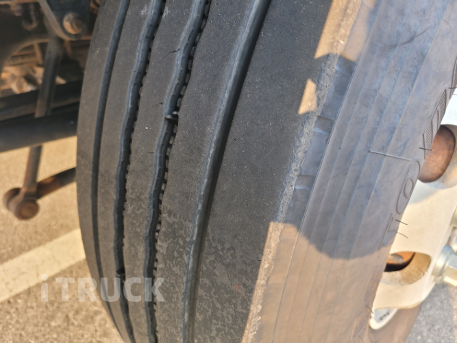 현대 트라고 520 앞축 카고 25톤 오토 7