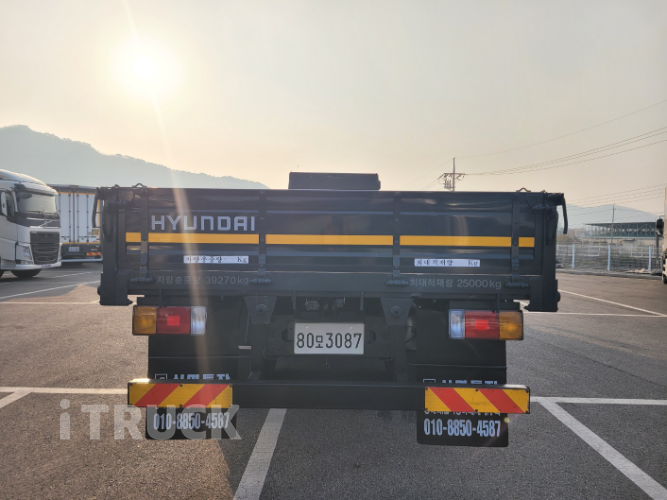 현대 트라고 520 앞축 카고 25톤 오토 3