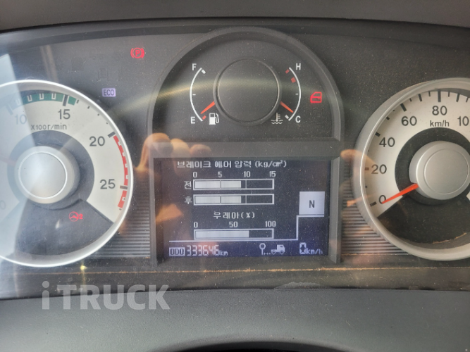 현대 트라고 520 앞축 카고 25톤 오토 13