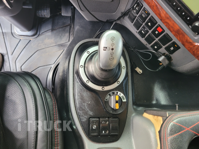 현대 트라고 520 앞축 카고 25톤 오토 14