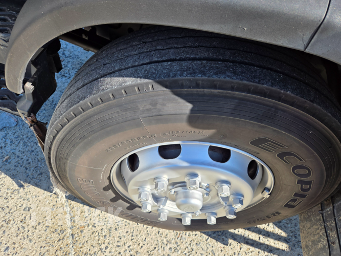 현대 메가트럭 325 후축 카고 8.5톤 수동 9