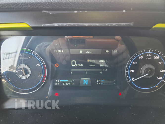 현대 메가트럭 325 후축 카고 8.5톤 수동 11