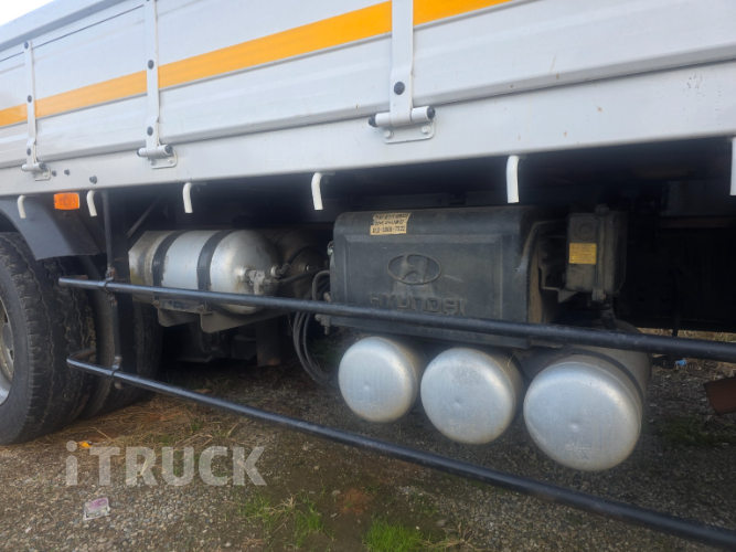 현대 메가트럭 250 앞축 카고 4.5톤 수동 3