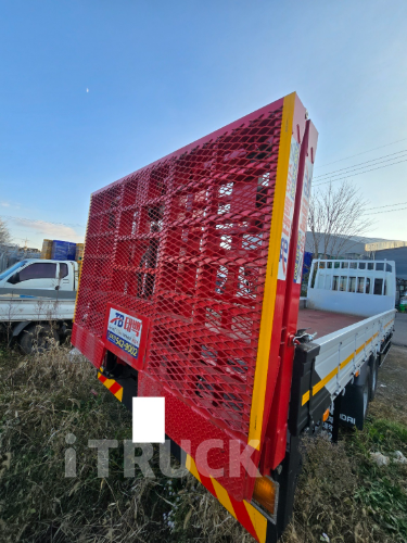 현대 메가트럭 250 앞축 카고 4.5톤 수동 2