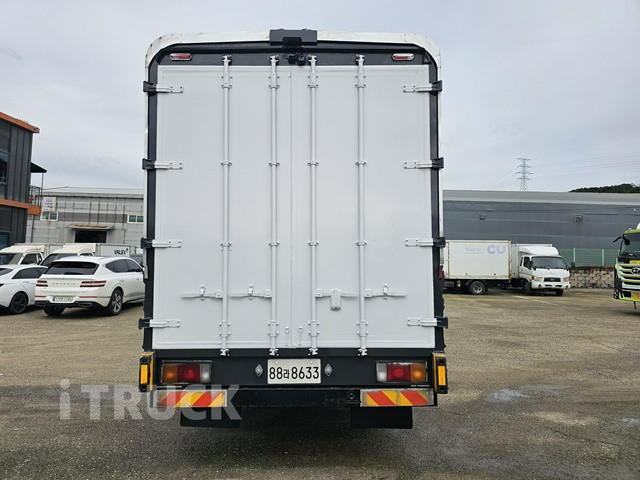 현대 메가트럭 250 후축 윙바디 4.5톤 수동 2