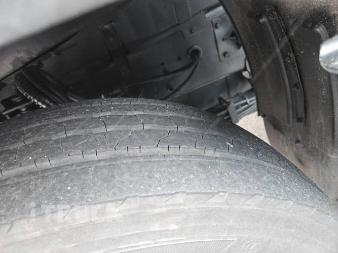 현대 메가트럭 260 앞축 카고 4.5톤 수동 10