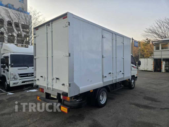 현대 마이티큐티 2.5톤 냉동탑 3