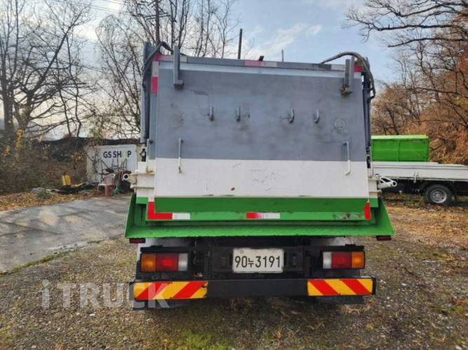 현대 음식물차 메가트럭 8.6톤 2