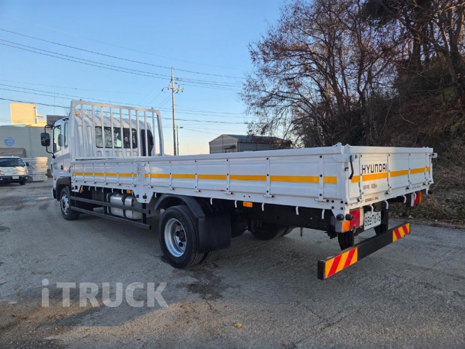 현대 메가트럭 270 단바리 카고 5톤 수동 4