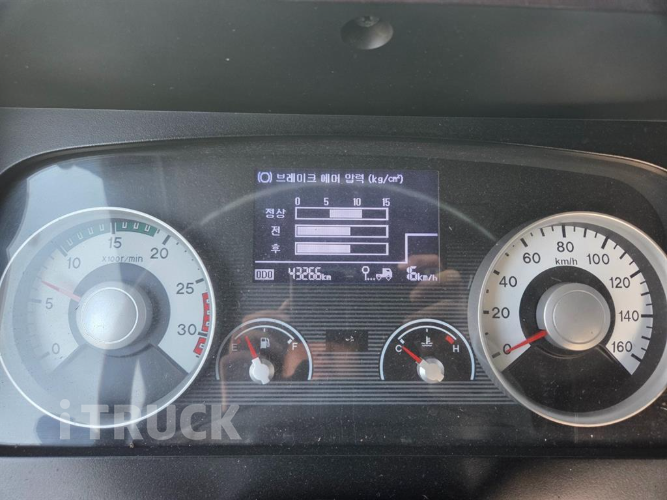 현대 메가트럭 270 단바리 카고 5톤 수동 11