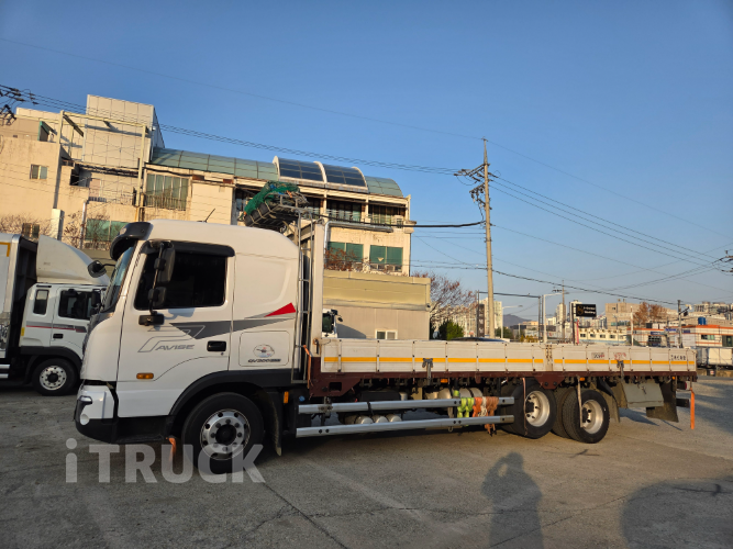 현대 메가트럭 300 앞축 카고 7.5톤 오토 7